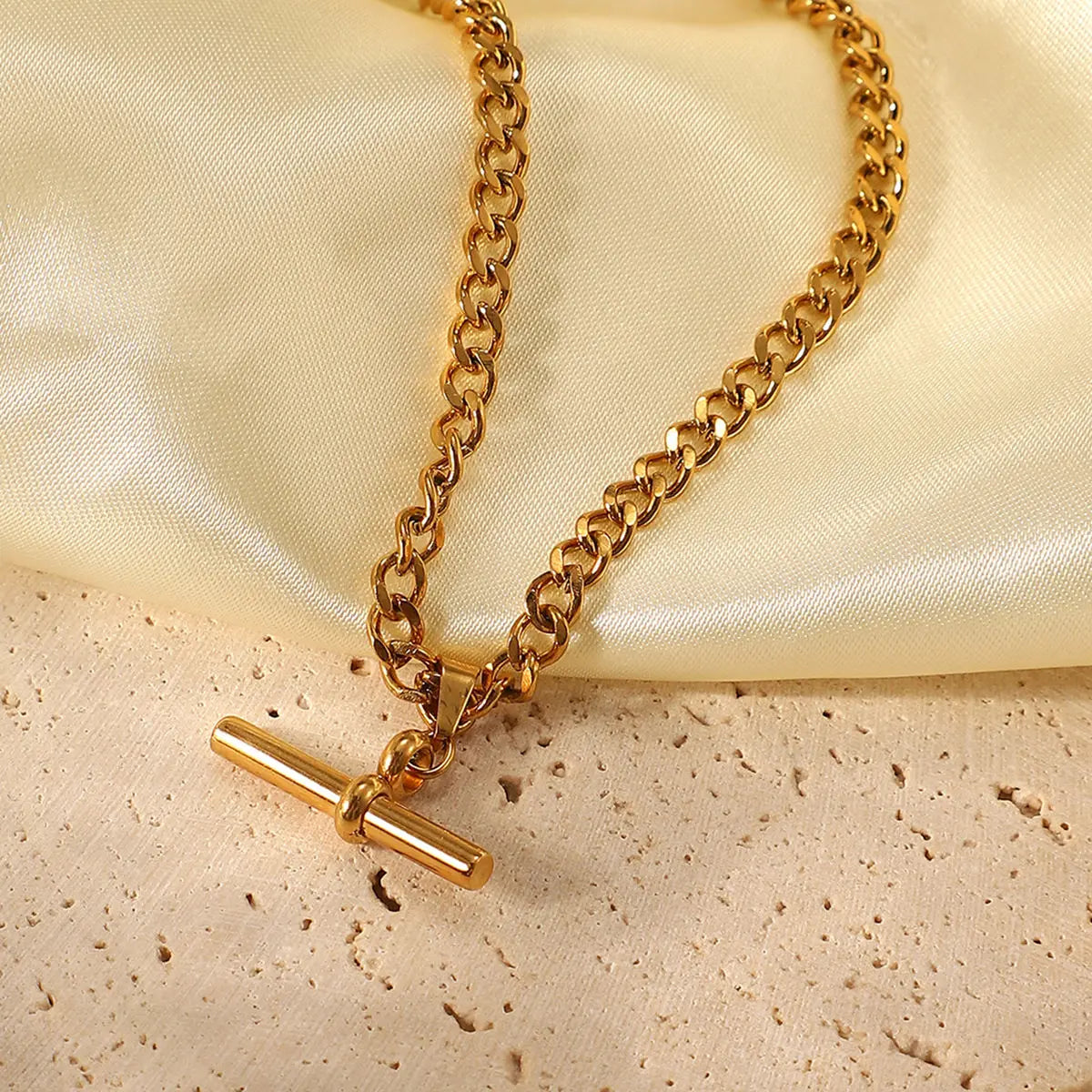 Kika New 18K Gold Color Plating Figaro Cuban Chain T-bar Pendant Necklace