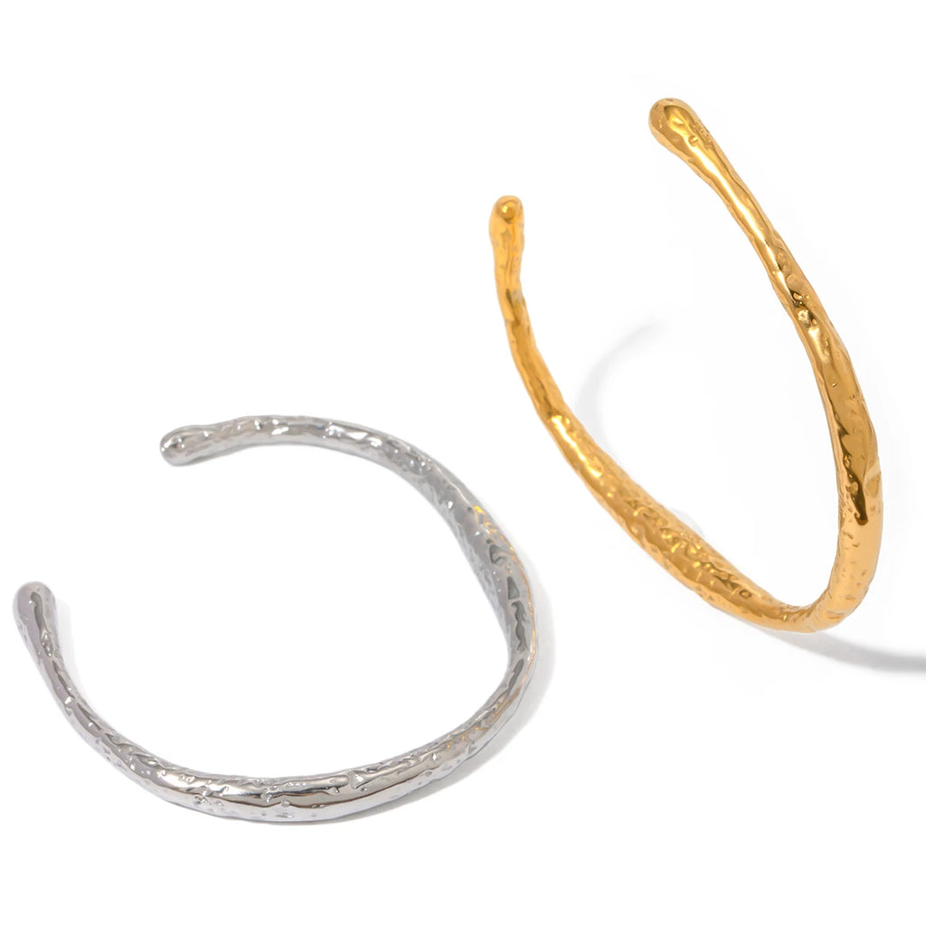 Kika Minimalist Gold Color Tarnish Free Fashion Stainless Steel Bangle Bracelet