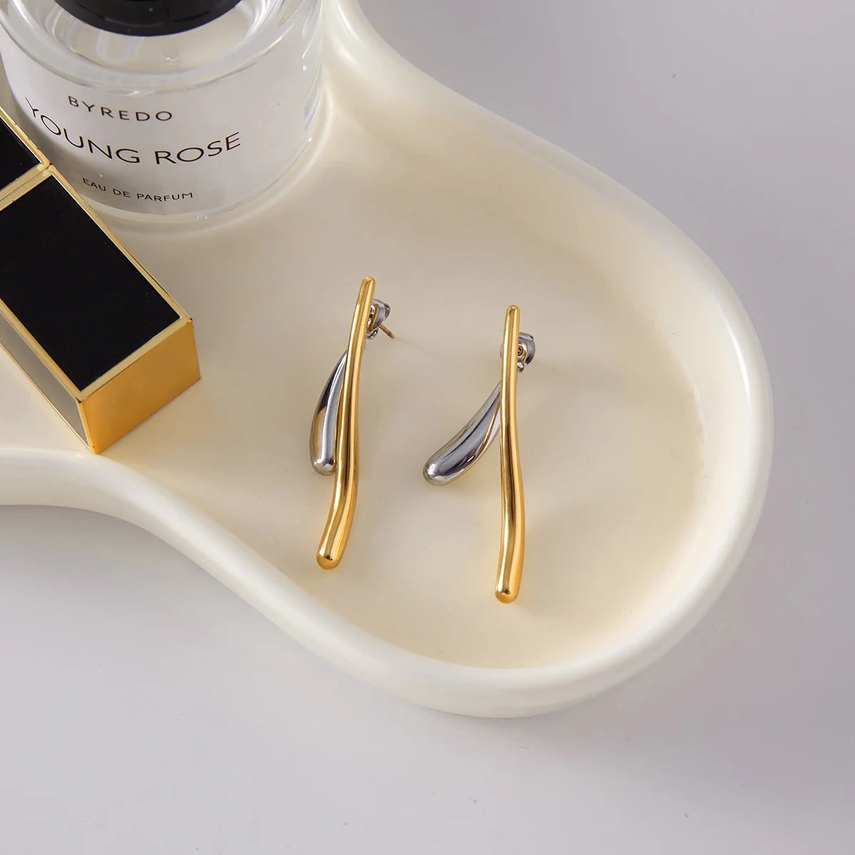 Kika Minimalist Drip Pendant Drop Earrings