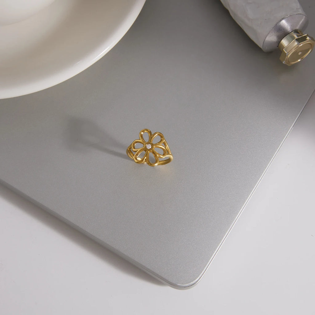 Kika Lovely Hollow Flower Open Rings
