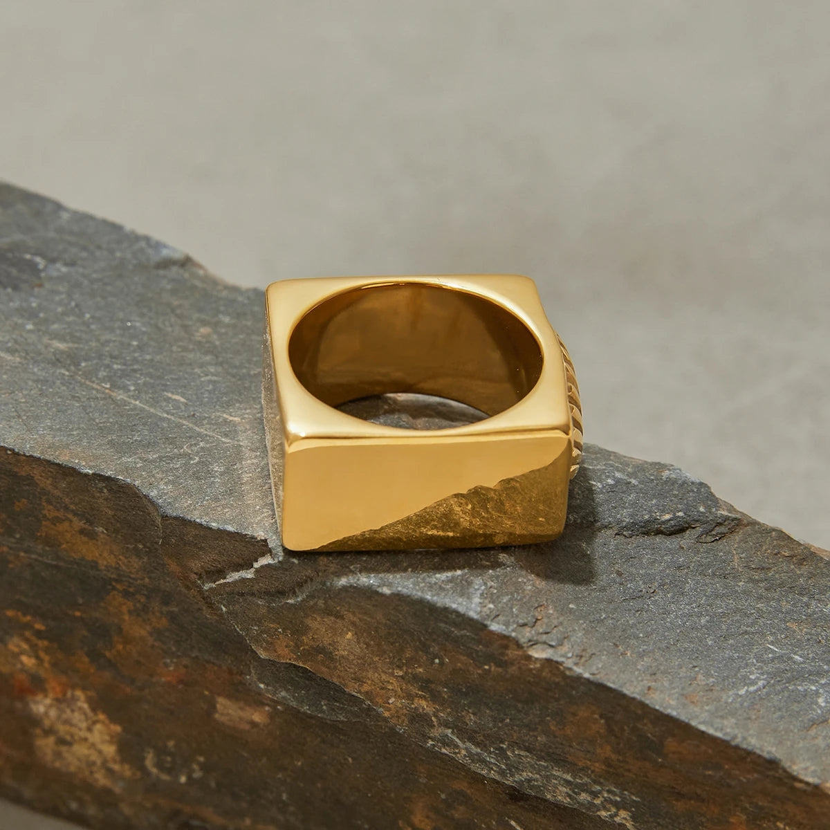 KIKA Minimalist Threaded Shell Square Ring PVD  Plated Stainless Steel 316L