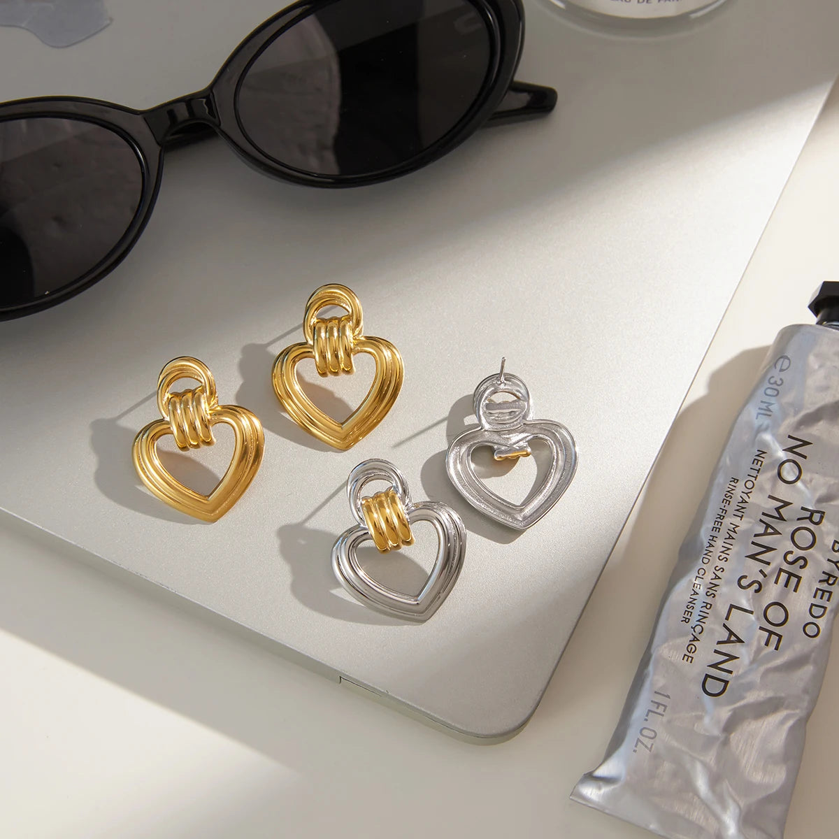 Kika Classic Blocked Heart Shaped Ribbed Color Blocked Earrings
