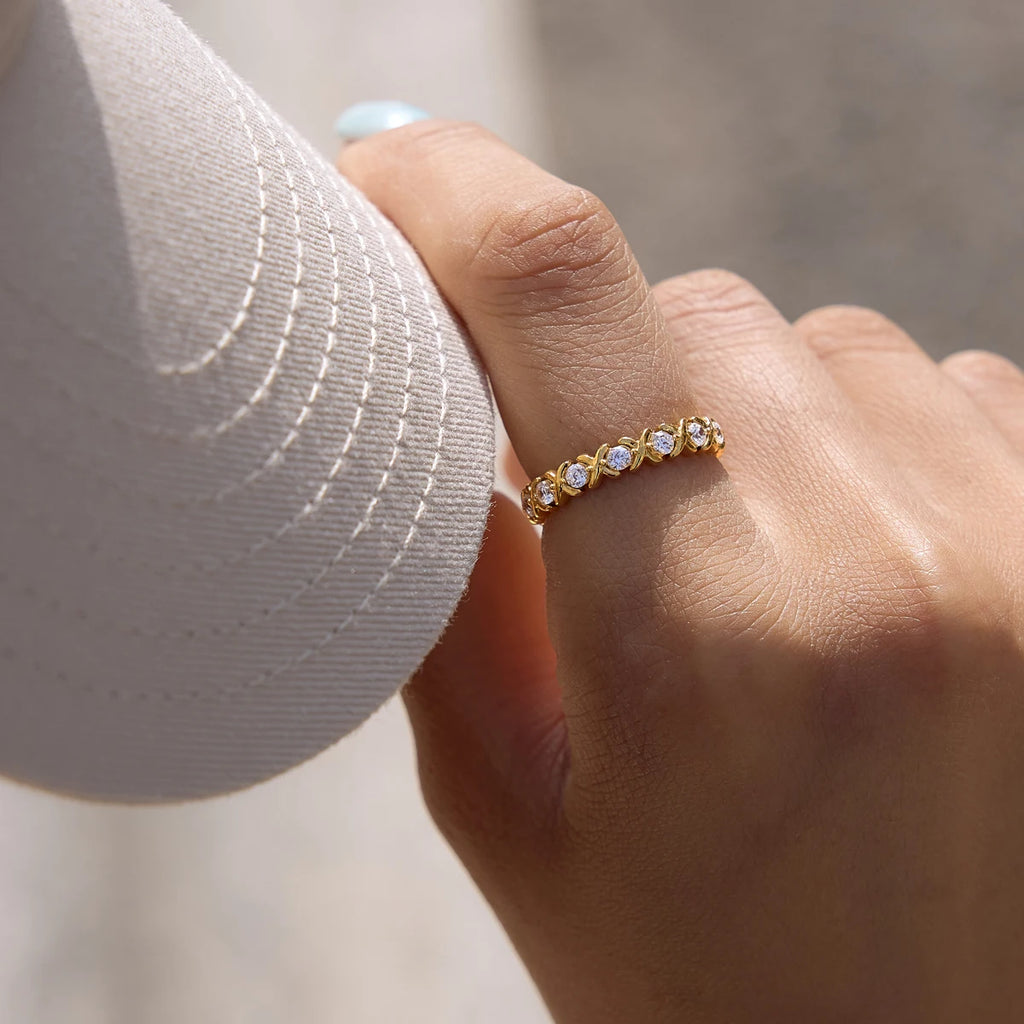 Kika Delicate Round Zircon X-Crossed Ring 18K PVD Gold Plated Stainless Steel Rings