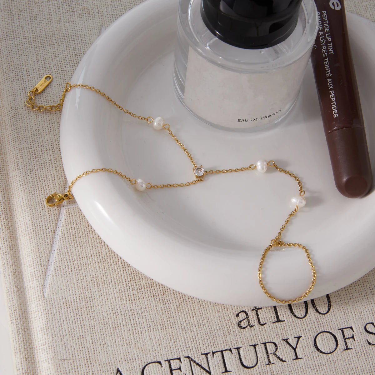 Kika Elegant Freshwater Pearl Round Zircon Finger Bracelet