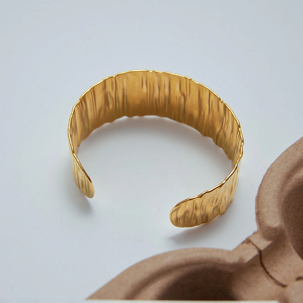 Kika Minimalist 18k Gold Color Plated Stainless Steel Wide Face Hammer Patterned Bracelet Irregular