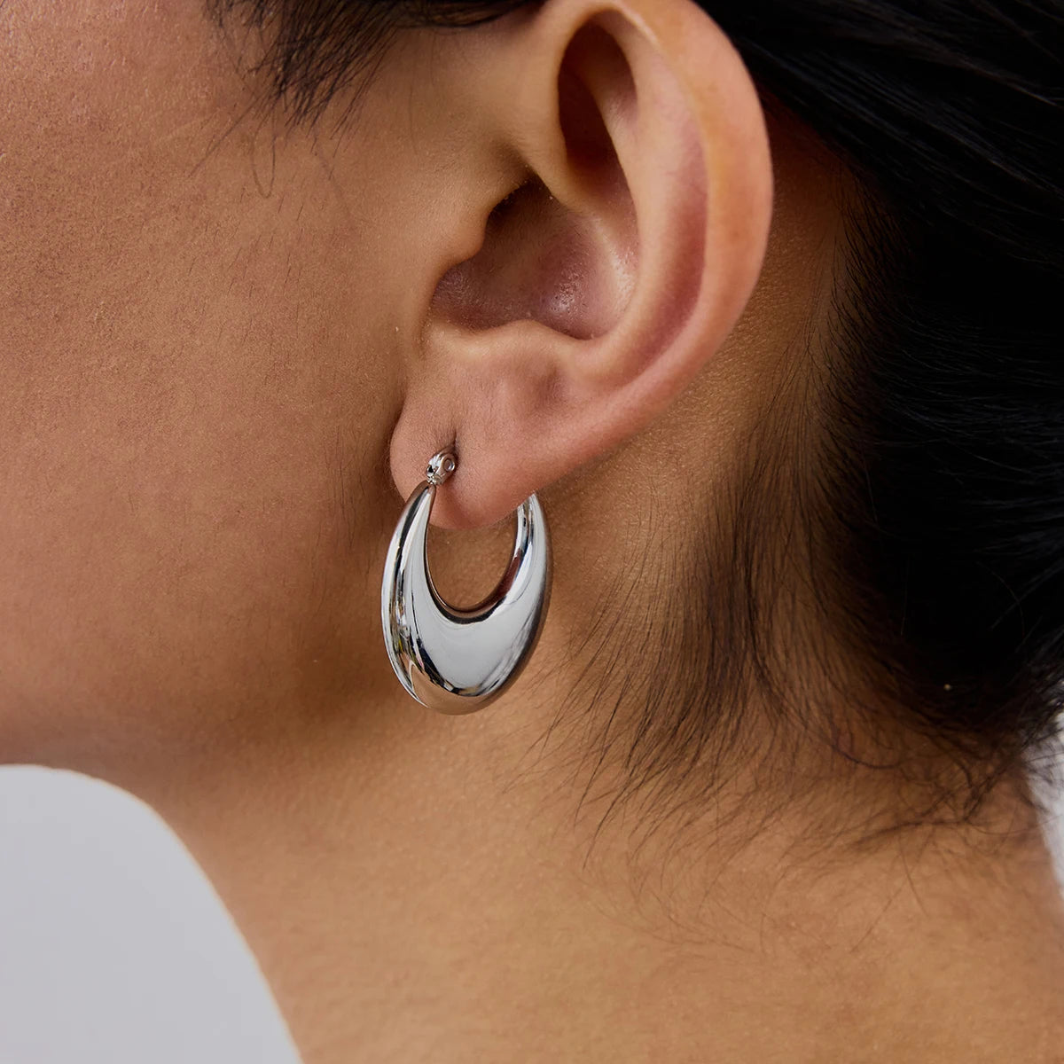 Kika Simple Classic 18K Gold Color Plated Stainless Steel U-shaped Earrings