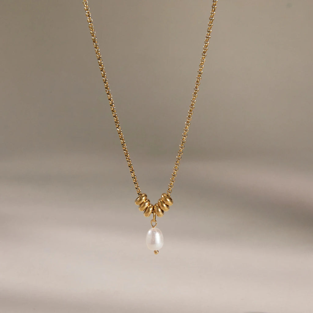 KIKA Elegant Freshwater Pearl Pendant Necklace PVD Gold Plated Stainless Steel 316L