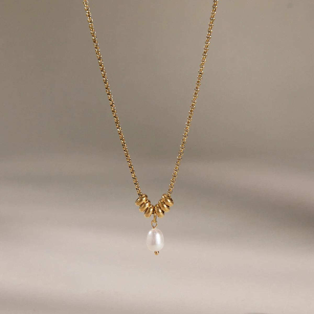 KIKA Elegant Freshwater Pearl Pendant Necklace PVD Gold Plated Stainless Steel 316L