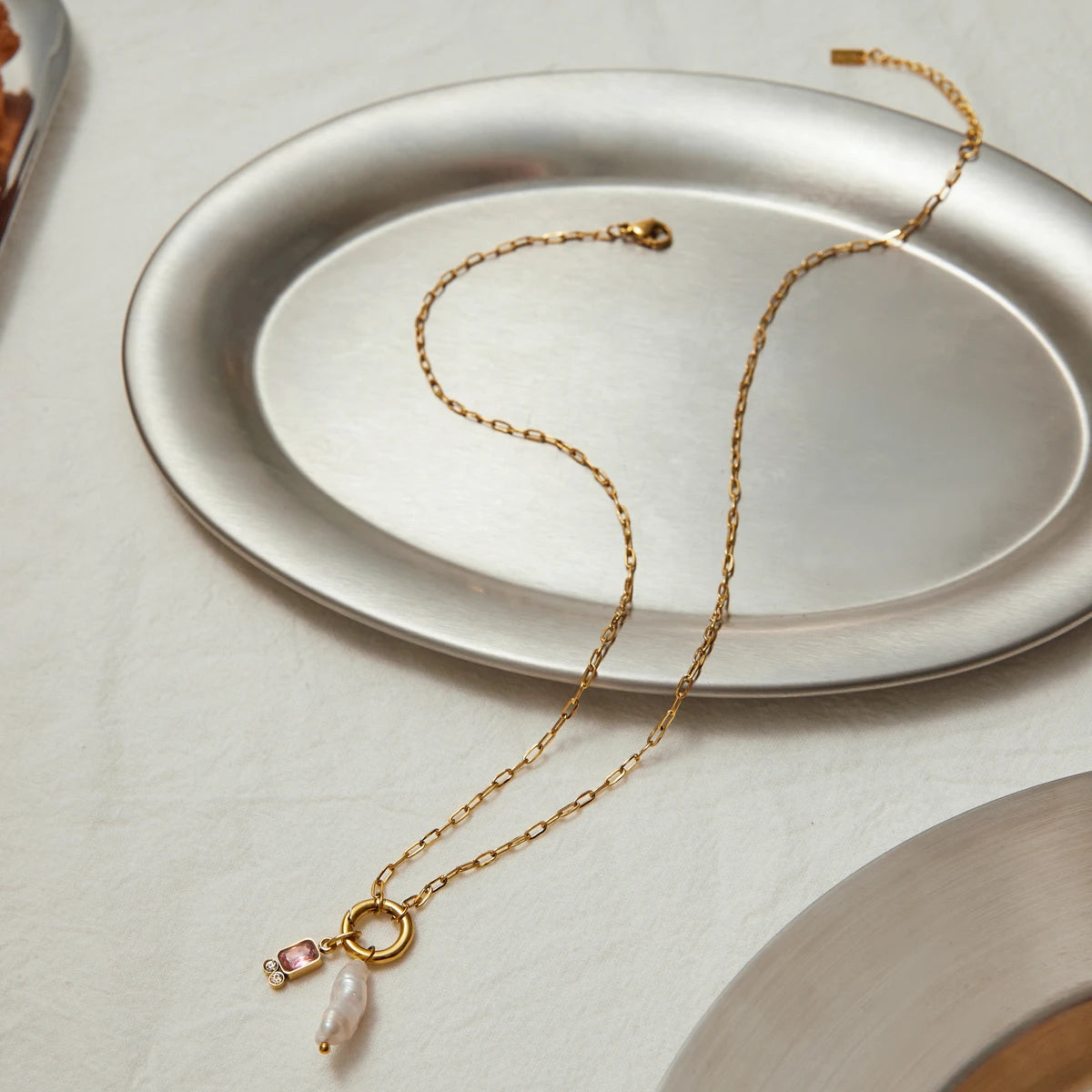 Kika Fashion Minimalist Freshwater Pearl Pendant Necklace