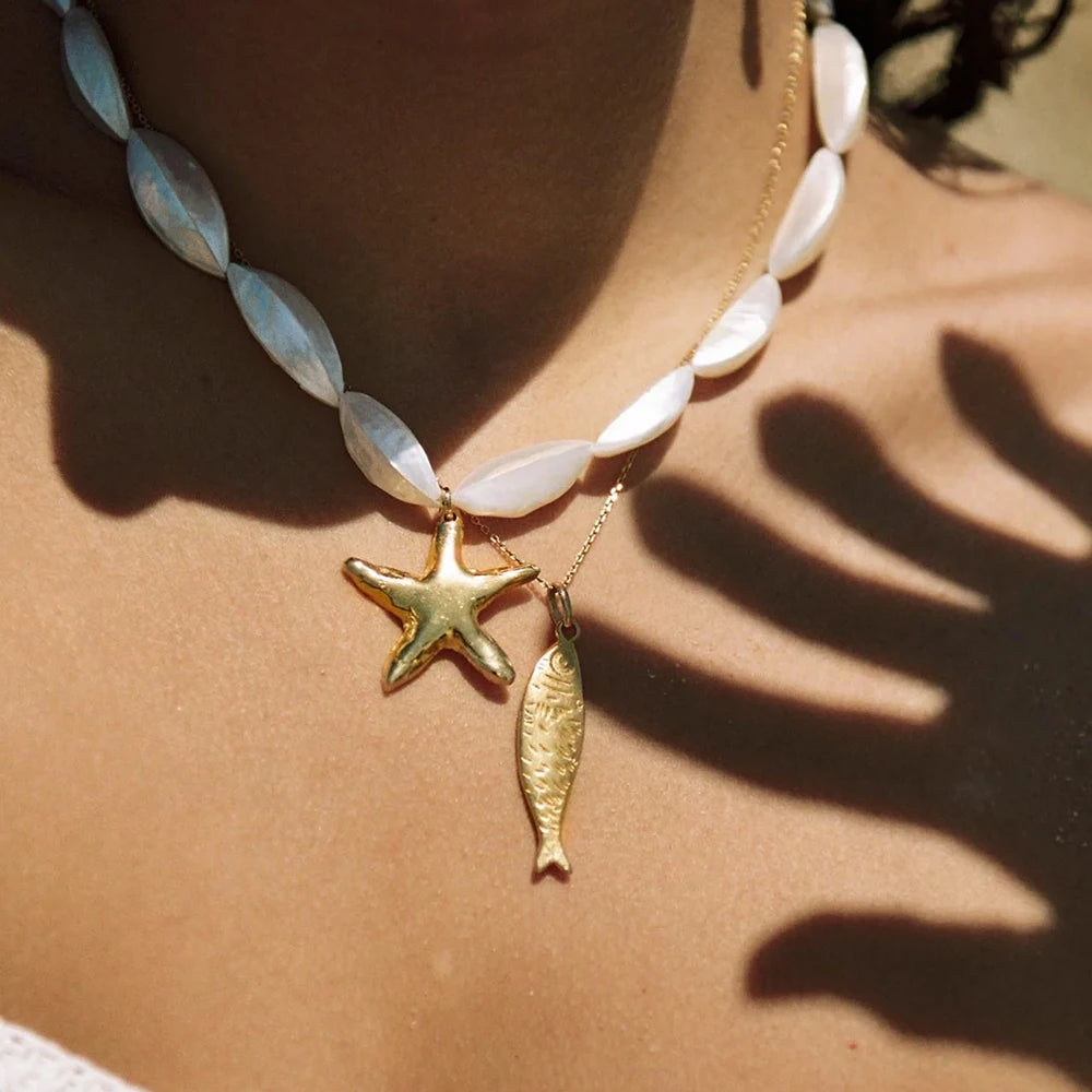 Kika Minimalism Articulated Fish Necklace